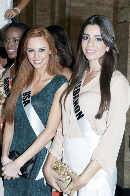 Miss Universe 2011 contestants play football in Sao Paulo