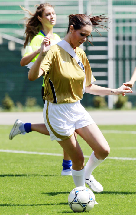 Miss Universe 2011 contestants play football in Sao Paulo