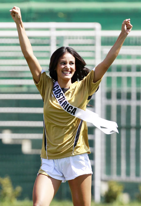 Miss Universe 2011 contestants play football in Sao Paulo