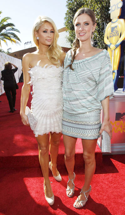 Paris Hilton and Nicky Hilton attend the 2010 MTV Movie Awards