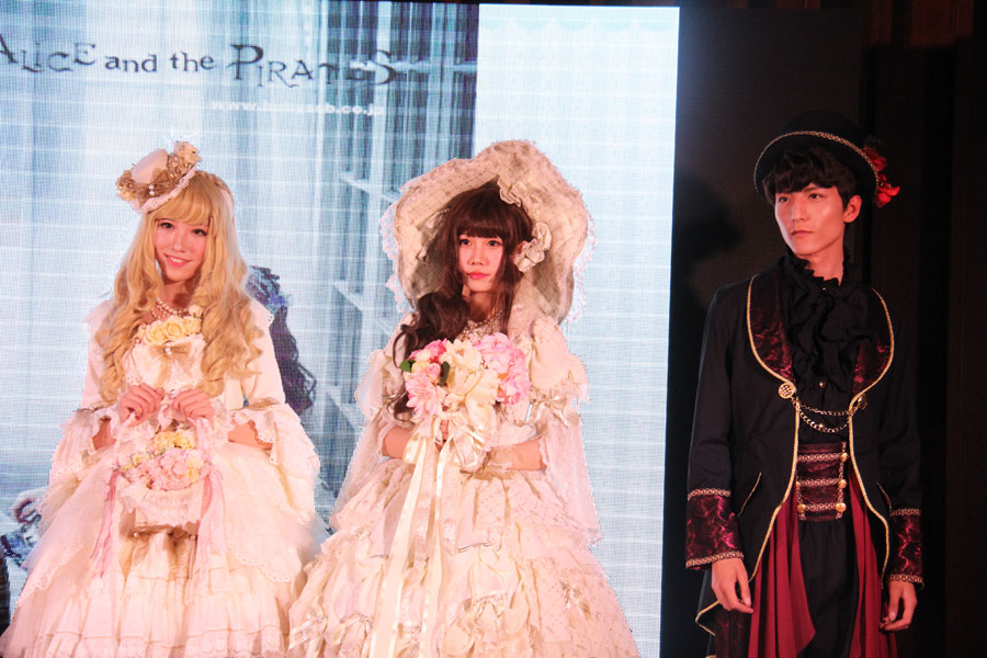 Take a look at anime culture through Lolita fashion show