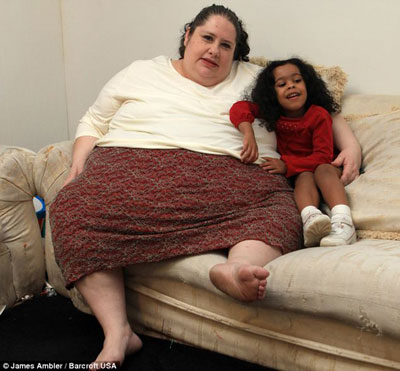 “最胖妈”欲两年内成“最胖女” 每天胡吃海塞增肥