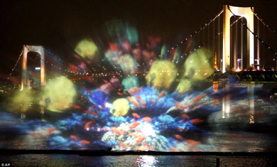 组图：日本音乐灯光喷泉展示美妙光影艺术