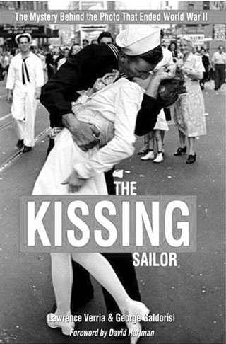 二战经典照背后的秘密：“胜利之吻”是如何吻上的