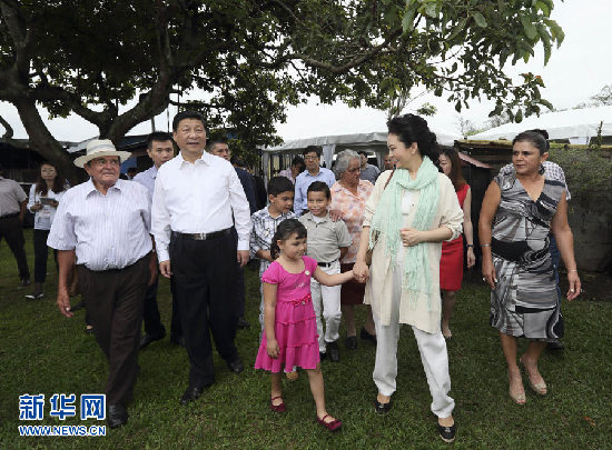 习近平走访哥斯达黎加农户