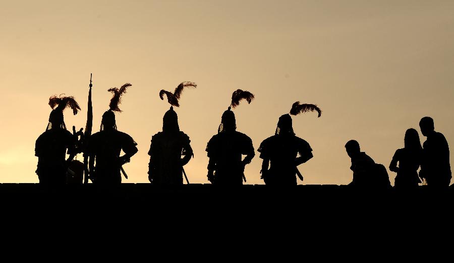 西安“武士文化系列展演”：跨越时空的城墙武士