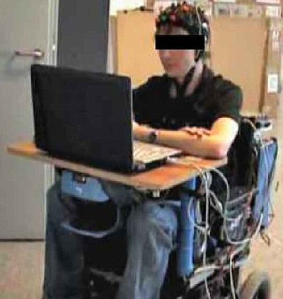 西班牙科学家发明“思动椅” 助高位瘫痪病人自由行动