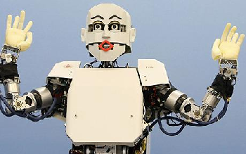 日本推出“表情机器人”喜怒哀乐全面互动