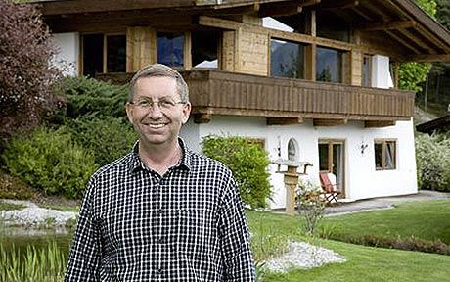 奥地利富豪捐出巨额财产买快乐 准备去住廉租房