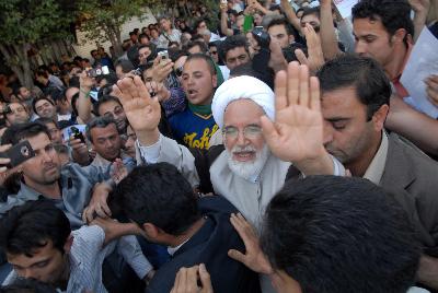 伊朗骚乱继续反对派领袖被捕 哈梅内伊明日发表讲话定调
