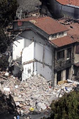 意大利火车出轨并发生爆炸 造成至少13死50人重伤