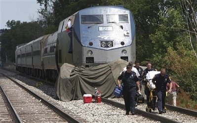 密歇根州一火车与汽车相撞 汽车上5人全部身亡