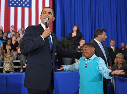 希拉里风头盛过奥巴马 美总统沉着应对“童言无忌”
