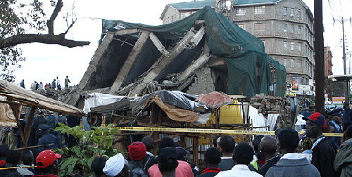 肯尼亚一在建楼房倒塌 2人死14人伤
