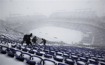 暴风雪持续袭击美国东部 多地进入紧急状态