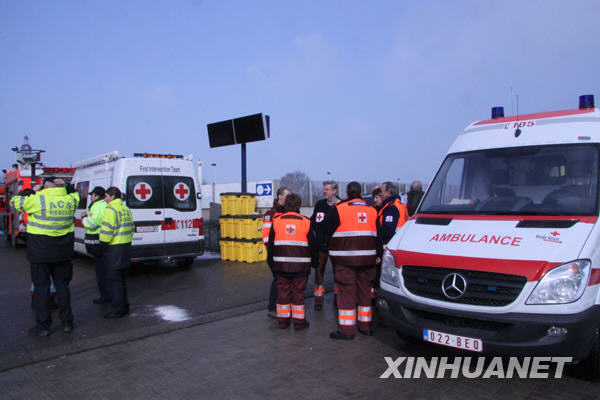 比利时火车相撞造成至少20人死亡（组图）