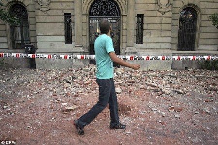 智利总统宣布国家进入灾难状态