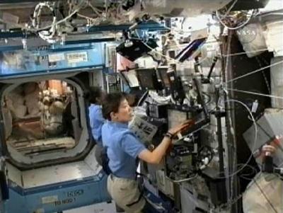 4名女宇航员空间站“聚会” 太空首迎性别平等