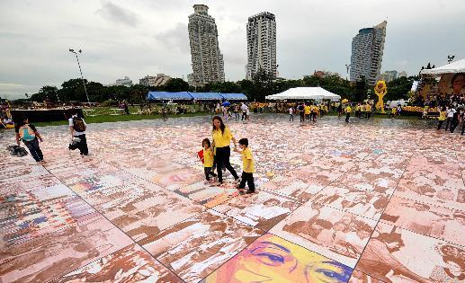 菲律宾纪念阿基诺夫人去世一周年