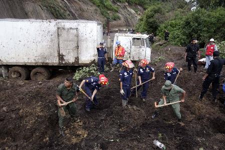 危地马拉山体滑坡致38人死50人被埋