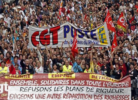 抗议政府提高退休年龄 法国250万人举行大罢工