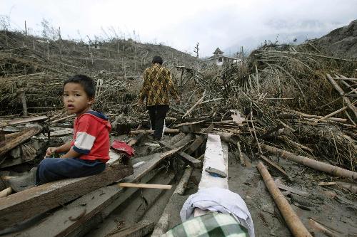 印尼天灾已致376人死亡 海啸预警失灵疑遭破坏