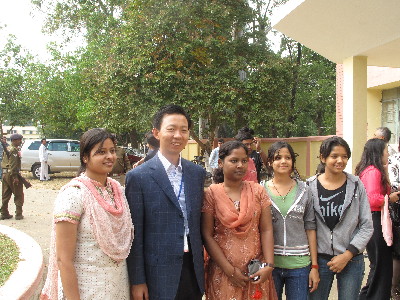 中国百名青年代表团结束访印回国