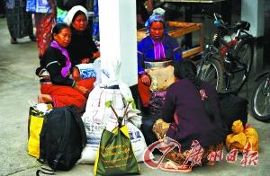 缅甸政府军封锁震中区域 外国游客被劝返