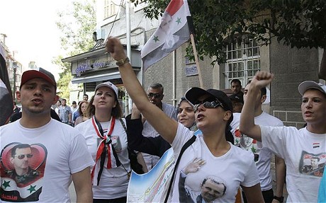 叙民众围攻美法使馆 希拉里称阿萨德并非不可或缺