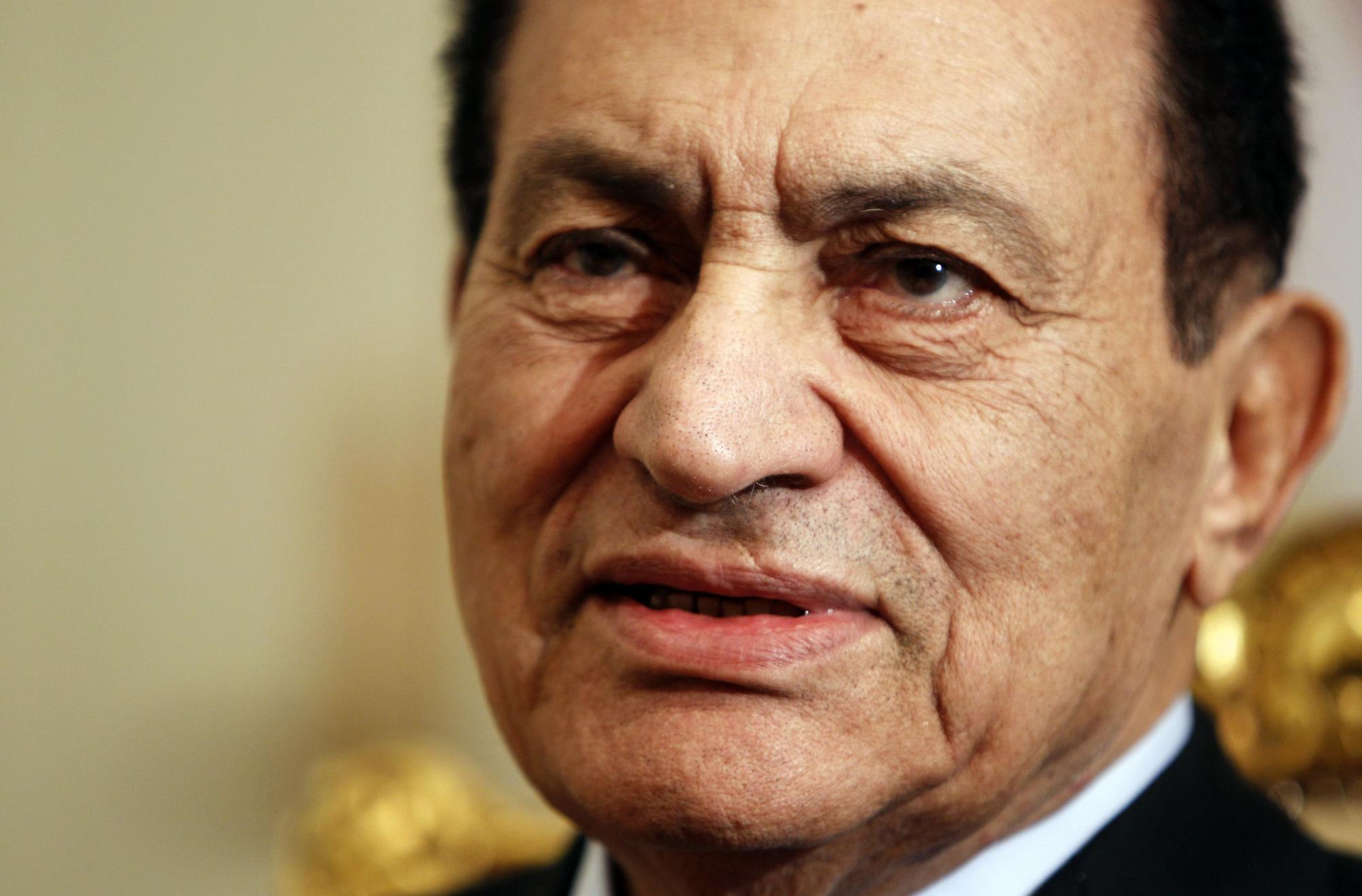 埃及前总统穆巴拉克绝食4天 被疑“苦肉计”避出庭