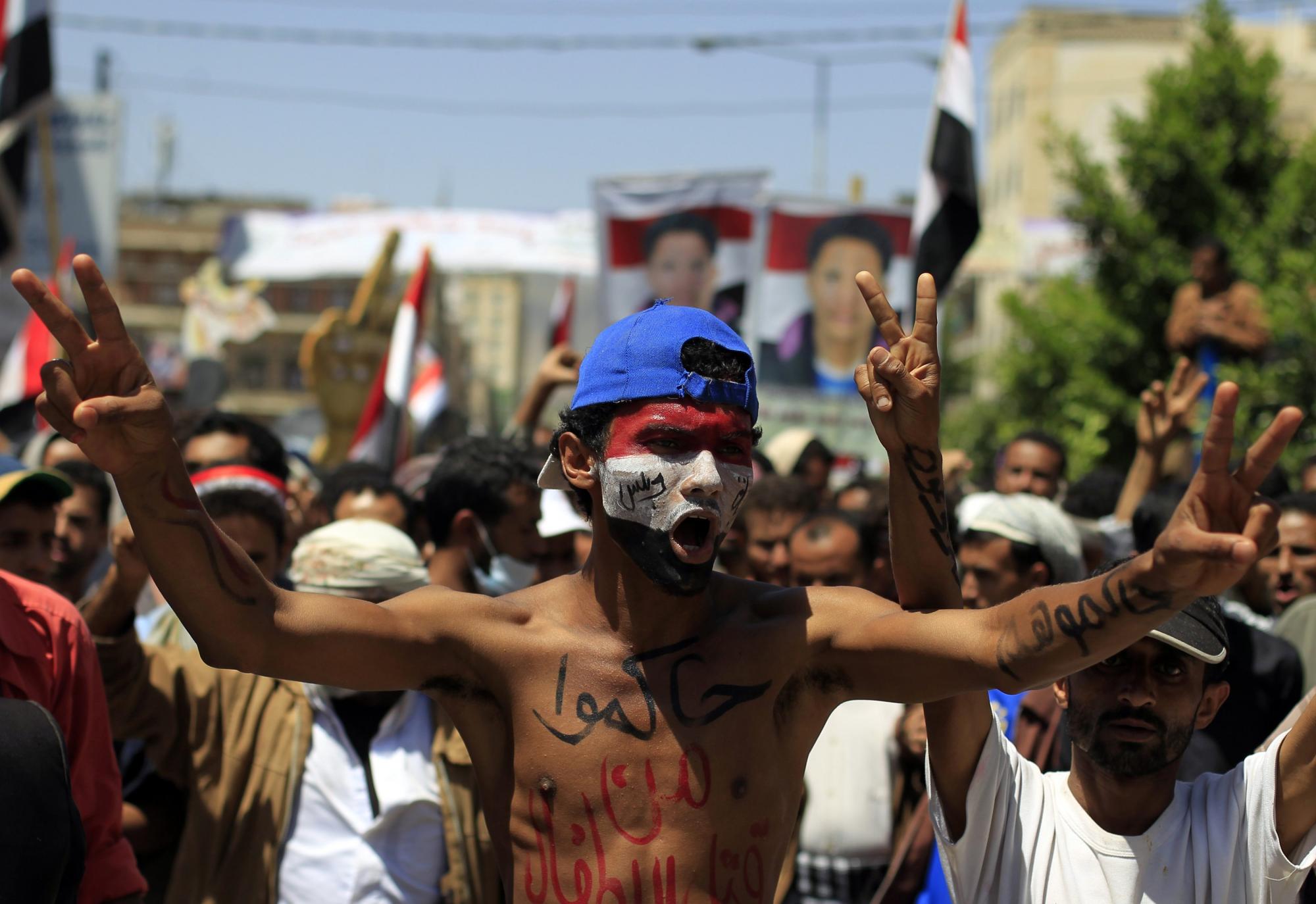 也门总统回国后首次发表电视讲话 承诺提前选举