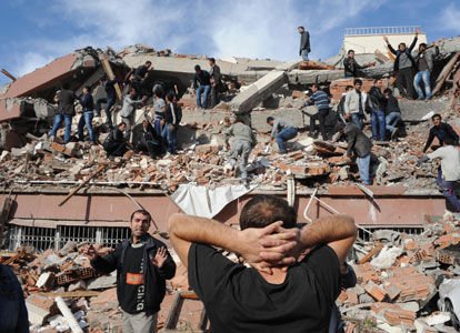 土耳其发生7.3级地震 已造成500余人死伤
