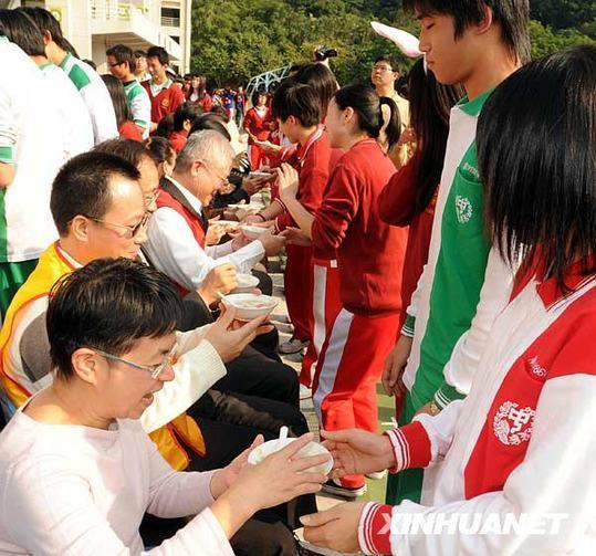 台北一高中4千人一起搓汤圆迎冬至