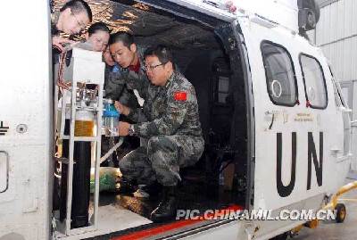 目击中国赴黎维和二级医院“天使空中营救”演习