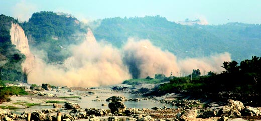 直击高雄百年最大地震