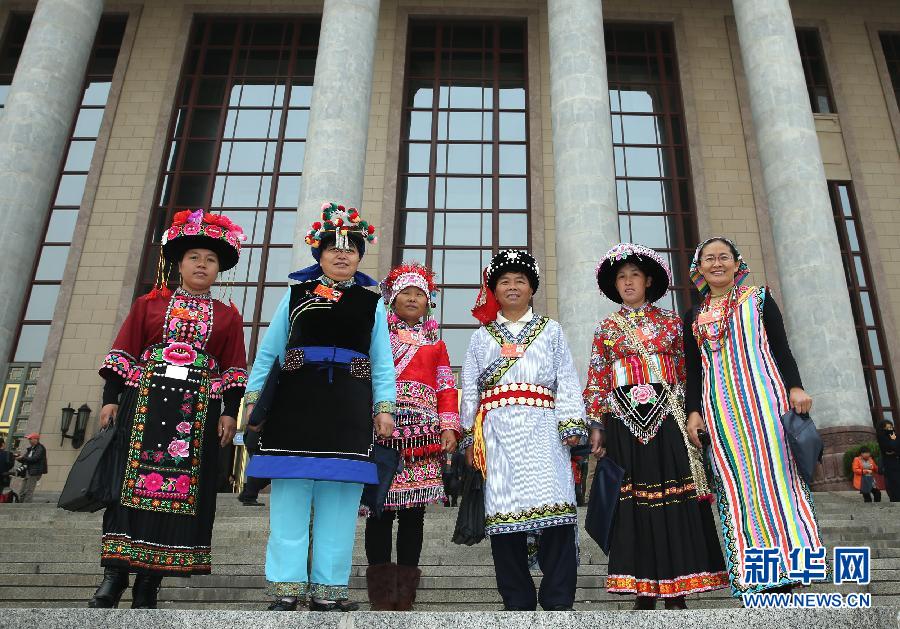 十二届全国人大一次会议举行第次全体会议