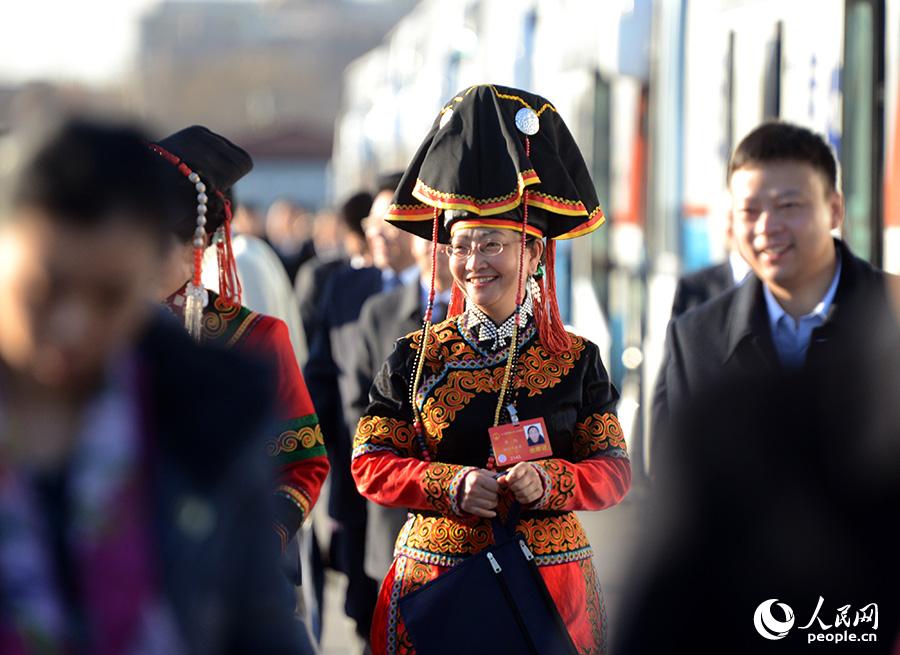 2014两会：少数民族代表委员的特色帽饰