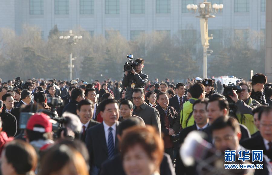 十二届全国人大二次会议在北京闭幕