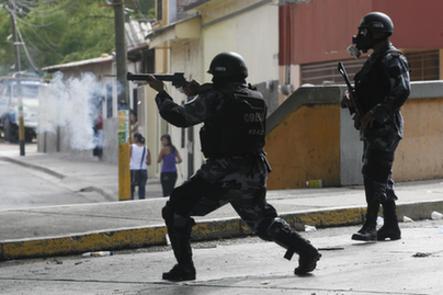 洪都拉斯军警“围困”巴西使馆
