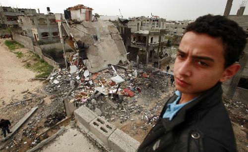 以色列轰炸加沙已致近百人伤亡