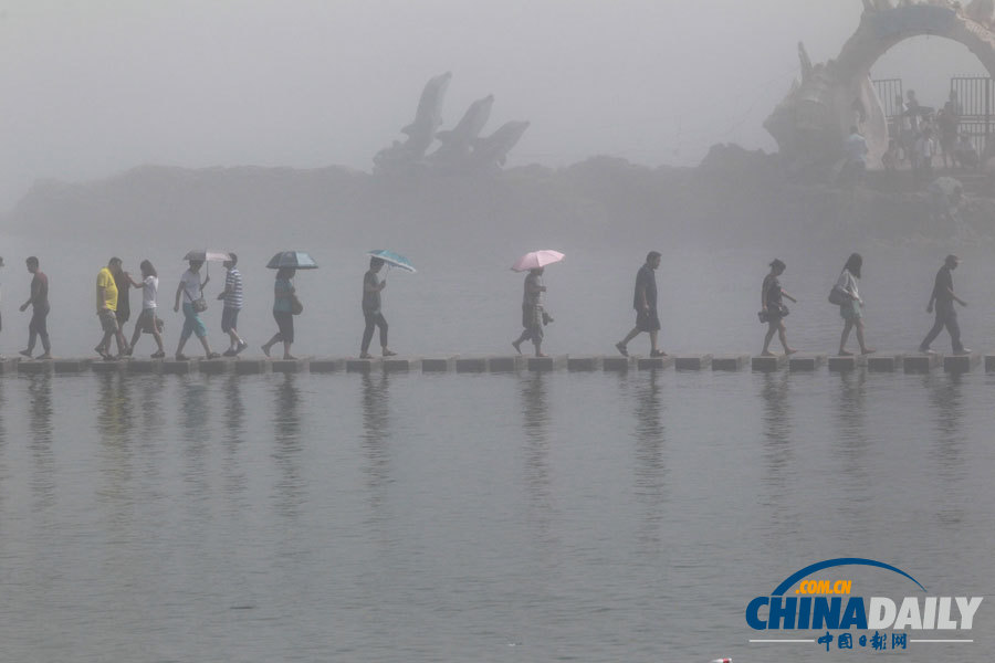 山东烟台海滨现“海市蜃楼”景观