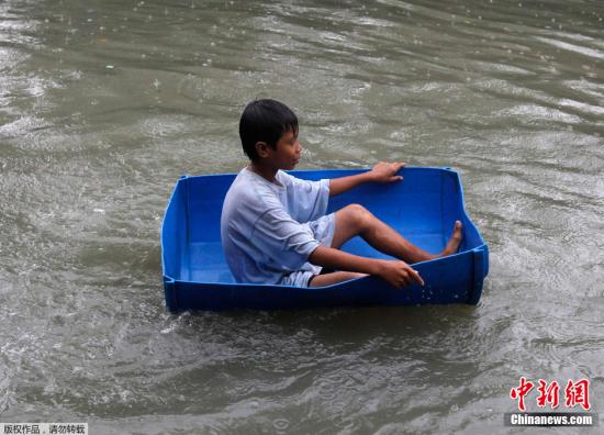 菲律宾9省市遭暴雨袭击宣布进入灾难状态