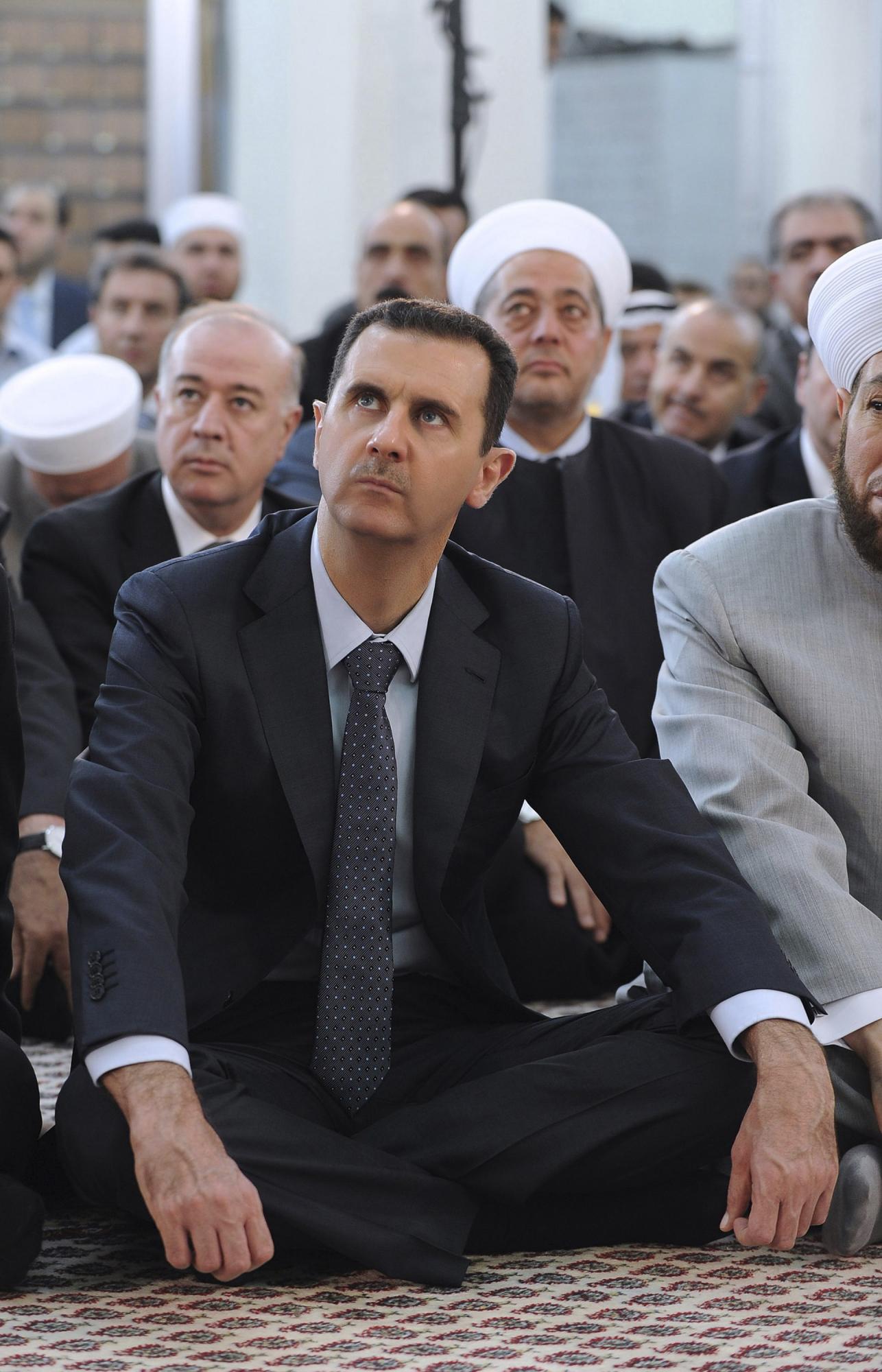 阿萨德首露面参加祈祷副总统神秘缺席 英国被爆为叙反对派提供情报