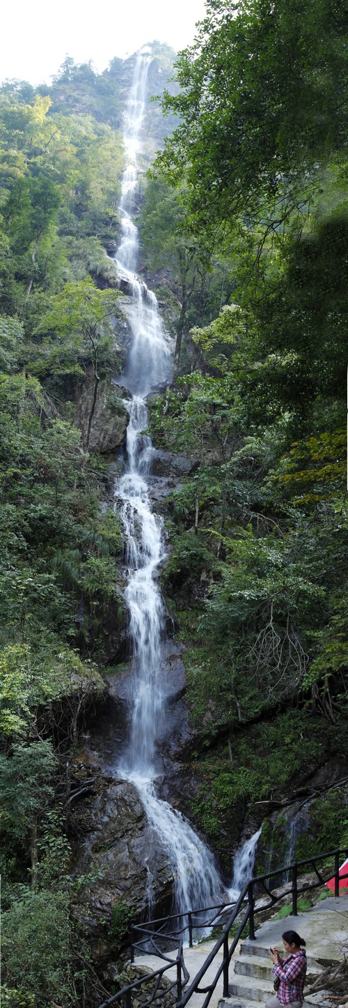 秋光里，穿越在黄山最原始的峡谷中“寻古探幽”