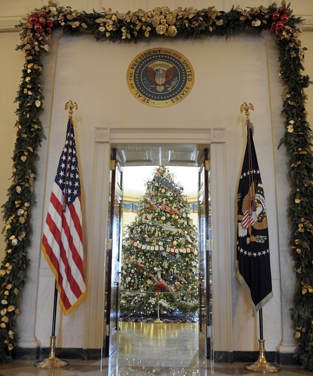 奥巴马借推特对抗“财政悬崖” 白宫完成装饰迎圣诞