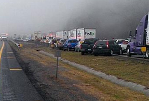 美国复活节75车相撞致3人死亡25人受伤