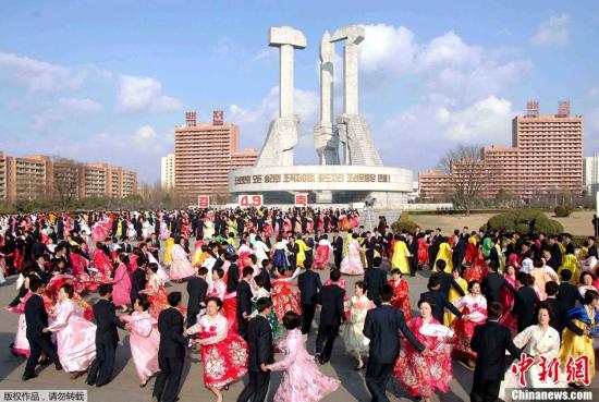 韩美日严防朝鲜发射导弹 朝鲜国内节日气氛浓厚