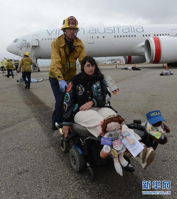 洛杉矶进行空难应急演练