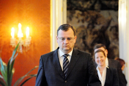 捷克总理内恰斯宣布辞职