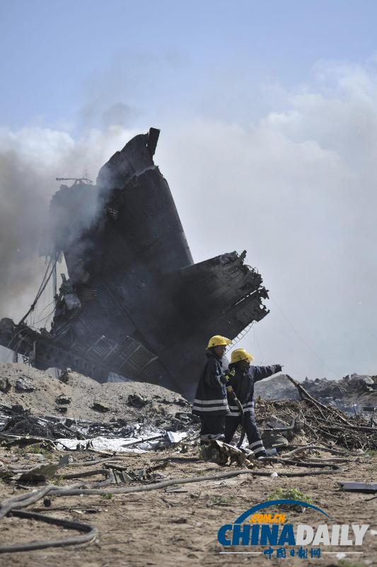 外军机在索马里首都机场起火烧毁 至少4人死亡（图）